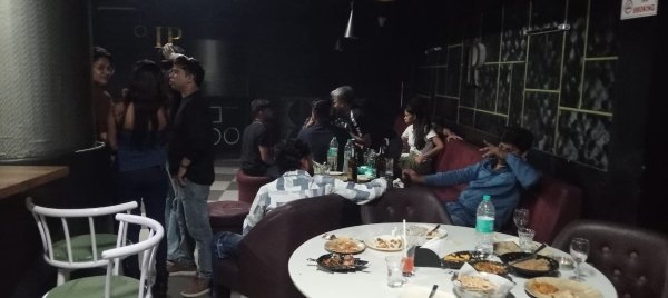 रायपुर पुलिस की छापेमारी: देर रात नियमों का उल्लंघन कर रहे क्लब, ढाबा, रेस्टोरेंट और होटलों पर कार्रवाई