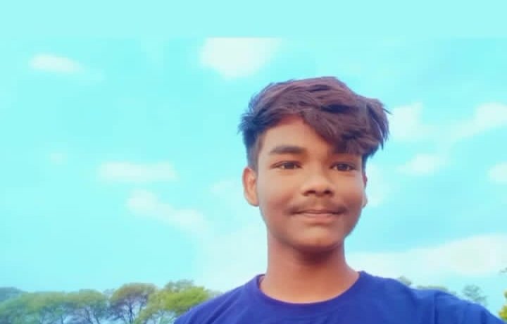 छात्र ने प्राचार्य के नाम लिखा सुसाइड नोट, फंदे पर झूला